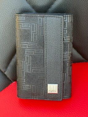 Dunhill like new key holder